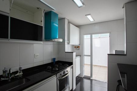 Apartamento para alugar com 125m², 2 quartos e 2 vagasCozinha