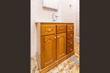 Apartamento para alugar com 60m², 2 quartos e sem vagaBanheiro