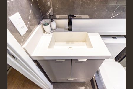 Apartamento à venda com 74m², 3 quartos e 2 vagas Apartamento à venda com 74m², 3 quartos e 2 vagasBanheiro da Suíte