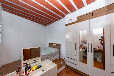 Casa à venda com 240m², 3 quartos e 2 vagas Casa à venda com 240m², 3 quartos e 2 vagasCasa 2