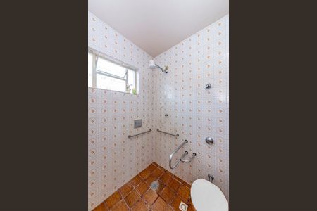 Casa à venda com 240m², 3 quartos e 2 vagas Casa à venda com 240m², 3 quartos e 2 vagasBanheiro Social