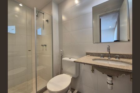 Apartamento à venda com 222m², 3 quartos e 2 vagas Apartamento à venda com 222m², 3 quartos e 2 vagasBanheiro da Suíte 2