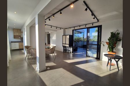 Apartamento à venda com 222m², 3 quartos e 2 vagas Apartamento à venda com 222m², 3 quartos e 2 vagasSala 2