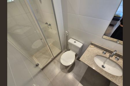 Apartamento à venda com 222m², 3 quartos e 2 vagas Apartamento à venda com 222m², 3 quartos e 2 vagasBanheiro da Suíte 2