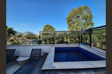 Apartamento à venda com 222m², 3 quartos e 2 vagas Apartamento à venda com 222m², 3 quartos e 2 vagasÁrea externa