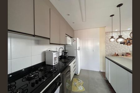 Apartamento para alugar com 72m², 2 quartos e 2 vagasCozinha