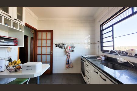 Apartamento à venda com 84m², 3 quartos e 2 vagas Apartamento à venda com 84m², 3 quartos e 2 vagasCozinha