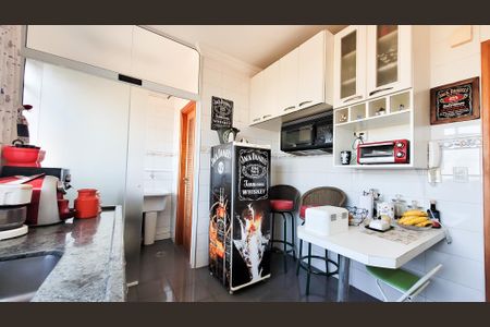 Apartamento à venda com 84m², 3 quartos e 2 vagas Apartamento à venda com 84m², 3 quartos e 2 vagasCozinha