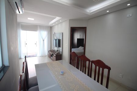 Sala de casa para alugar com 2 quartos, 246m² em Eldorado, Contagem