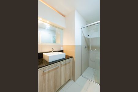 Banheiro social de apartamento para alugar com 3 quartos, 68m² em Centro, Canoas