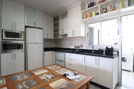 Apartamento para alugar com 120m², 3 quartos e 2 vagasCozinha