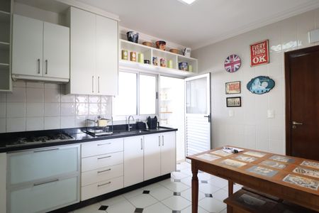 Apartamento para alugar com 120m², 3 quartos e 2 vagasCozinha