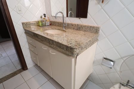 Apartamento para alugar com 120m², 3 quartos e 2 vagasBanheiro Social