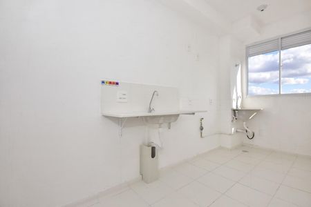 Cozinha de apartamento para alugar com 2 quartos, 47m² em Jardim do Lago, Osasco