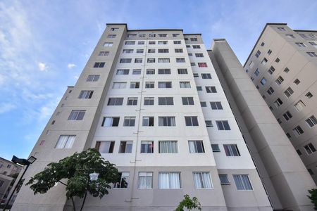 Fachada de apartamento para alugar com 2 quartos, 47m² em Jardim do Lago, Osasco