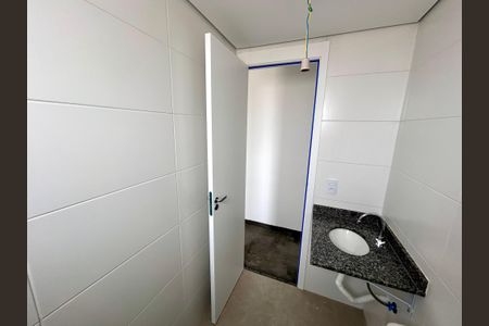 Apartamento à venda com 64m², 2 quartos e 2 vagasBanheiro da Suíte