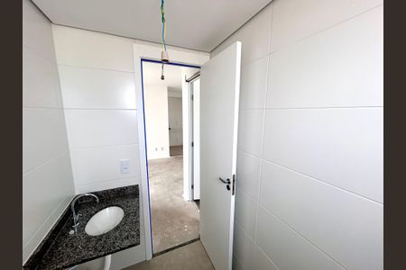 Apartamento à venda com 64m², 2 quartos e 2 vagasBanheiro 
