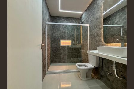 Apartamento à venda com 120m², 3 quartos e sem vaga Apartamento à venda com 120m², 3 quartos e sem vagaBanheiro da Suite