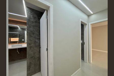 Apartamento à venda com 120m², 3 quartos e sem vaga Apartamento à venda com 120m², 3 quartos e sem vagaBanheiro social