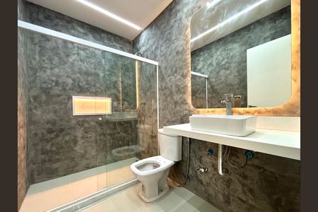 Apartamento à venda com 120m², 3 quartos e sem vaga Apartamento à venda com 120m², 3 quartos e sem vagaBanheiro da Suite