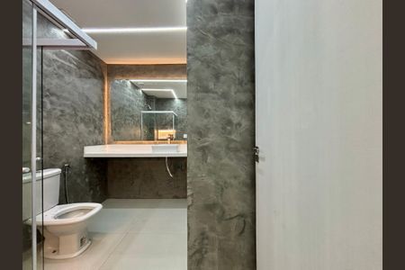 Apartamento à venda com 120m², 3 quartos e sem vaga Apartamento à venda com 120m², 3 quartos e sem vagaBanheiro social