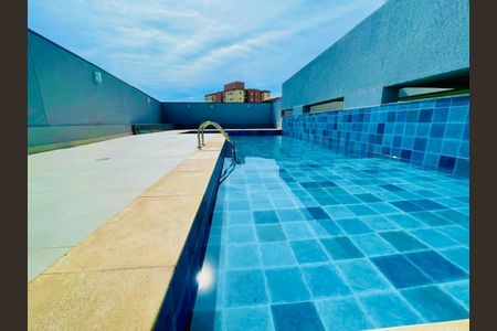 Apartamento à venda com 64m², 2 quartos e 1 vagaÁrea Comum - Piscina