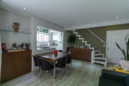 Apartamento à venda com 151m², 2 quartos e 2 vagas Apartamento à venda com 151m², 2 quartos e 2 vagasSala