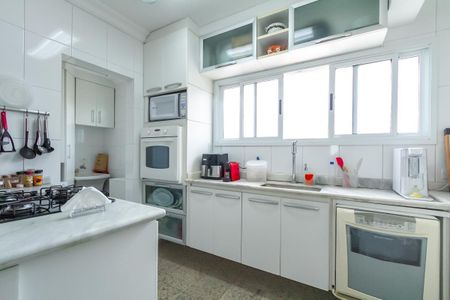 Apartamento à venda com 151m², 2 quartos e 2 vagas Apartamento à venda com 151m², 2 quartos e 2 vagasCozinha