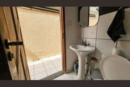 Casa à venda com 94m², 3 quartos e sem vaga Casa à venda com 94m², 3 quartos e sem vagaBanheiro