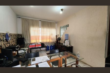 Casa à venda com 94m², 3 quartos e sem vaga Casa à venda com 94m², 3 quartos e sem vagaSala