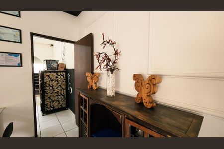 Casa à venda com 94m², 3 quartos e sem vaga Casa à venda com 94m², 3 quartos e sem vagaSala