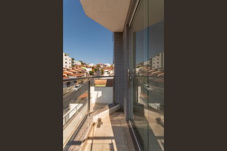 Apartamento à venda com 63m², 3 quartos e 2 vagasVaranda da Quarto 2