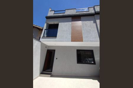 Casa à venda com 91m², 2 quartos e 2 vagas Casa à venda com 91m², 2 quartos e 2 vagasFachada