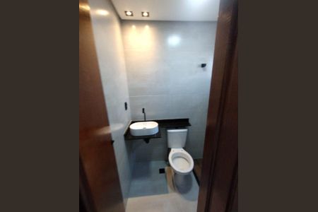 Banheiro do quarto 2 de casa à venda com 2 quartos, 80m² em Parque das Nações, Santo André