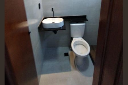 Banheiro do Quarto 1 de casa à venda com 2 quartos, 80m² em Parque das Nações, Santo André