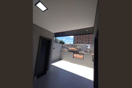 Casa à venda com 80m², 2 quartos e 2 vagas Casa à venda com 80m², 2 quartos e 2 vagasCobertura