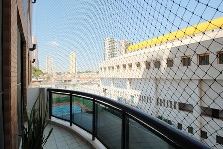 Apartamento à venda com 160m², 5 quartos e 4 vagasVaranda