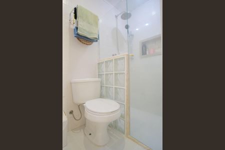 Apartamento à venda com 160m², 5 quartos e 4 vagasBanheiro da Suíte 2