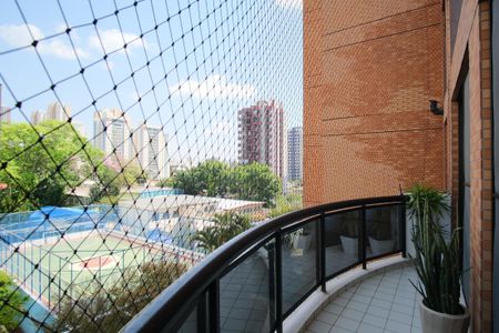 Apartamento à venda com 160m², 5 quartos e 4 vagasVaranda