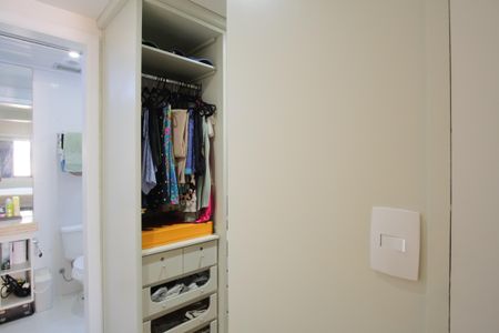 Apartamento à venda com 160m², 5 quartos e 4 vagasCloset da Suíte 2