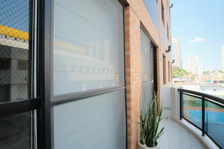 Apartamento à venda com 160m², 5 quartos e 4 vagasVaranda