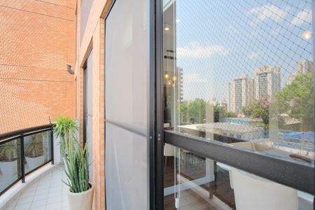 Apartamento à venda com 160m², 5 quartos e 4 vagasVaranda