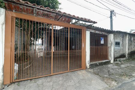 Casa à venda com 240m², 2 quartos e 2 vagasFachada