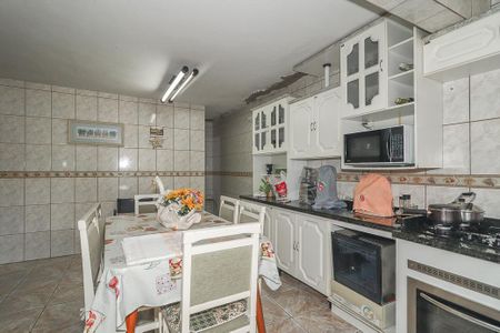 Casa à venda com 240m², 2 quartos e 2 vagasCozinha