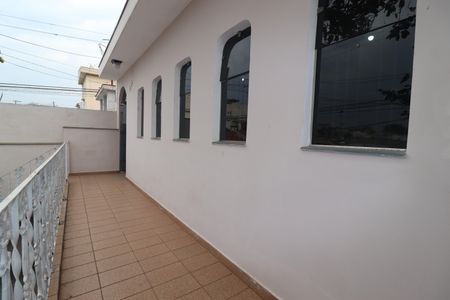 Casa à venda com 194m², 2 quartos e 3 vagasVaranda 