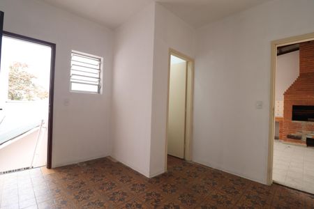 Casa à venda com 194m², 2 quartos e 3 vagasQuarto de Serviço