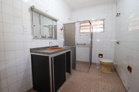 Casa à venda com 194m², 2 quartos e 3 vagasBanheiro Social