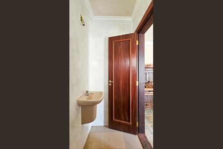 Casa à venda com 400m², 5 quartos e 6 vagasBanheiro da Suíte 5