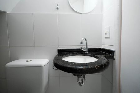 Casa à venda com 96m², 2 quartos e 2 vagasLavabo