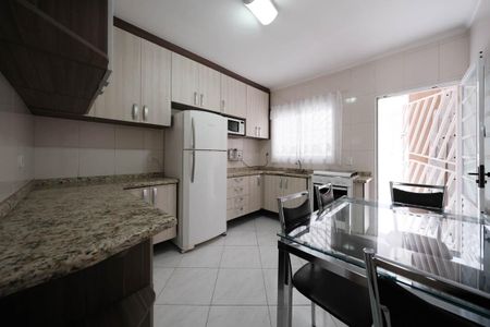 Casa à venda com 96m², 2 quartos e 2 vagasCozinha